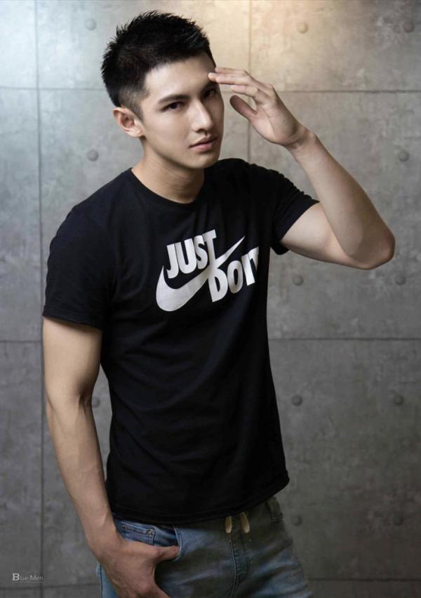 VIRILE-No.02-ebook--bts-video